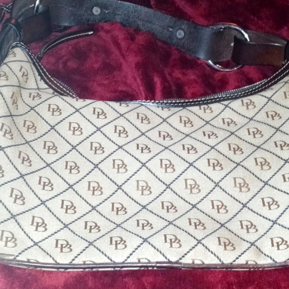 Dooney bourke - Picture 1 of 7